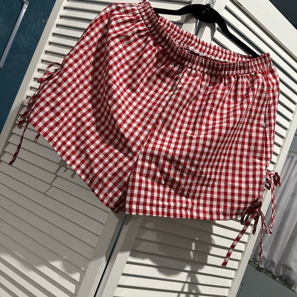 SHEIN Red Checkered Women's Cargo Shorts